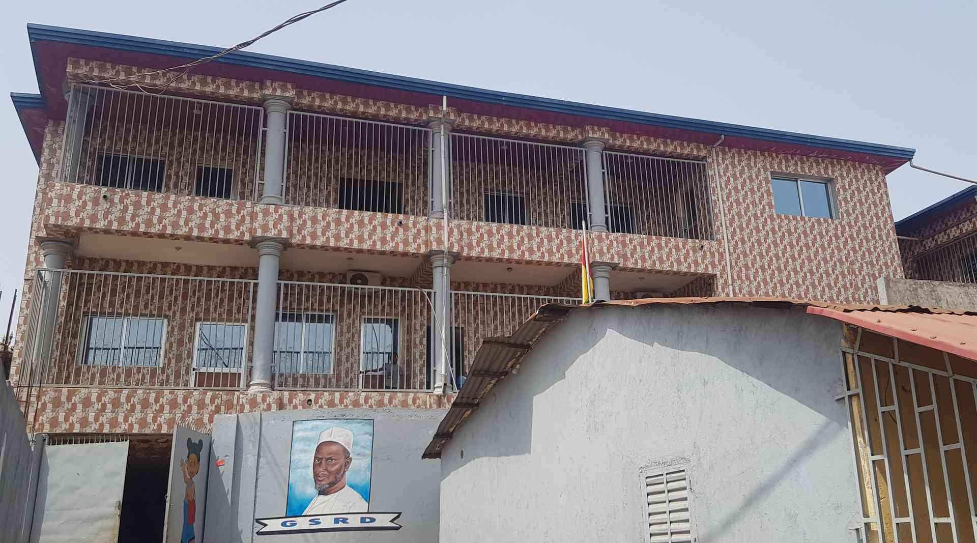 4. Groupe Scolaire Royal D (462)