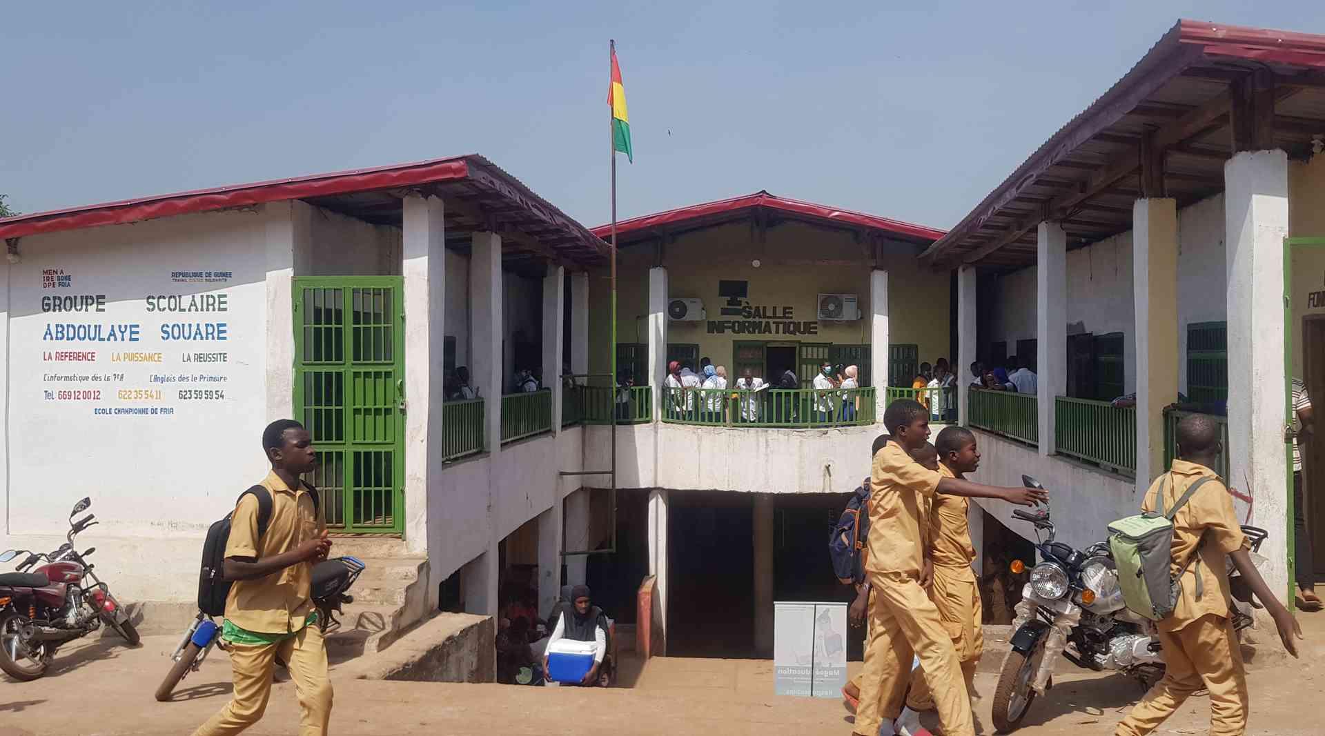 2. Groupe Scolaire Abdoulaye Souaré (805)
